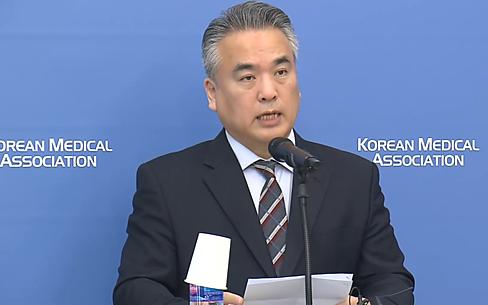 의협 '윤 대통령, 의대 증원 멈추고 객관적인 기구서 논의해야'